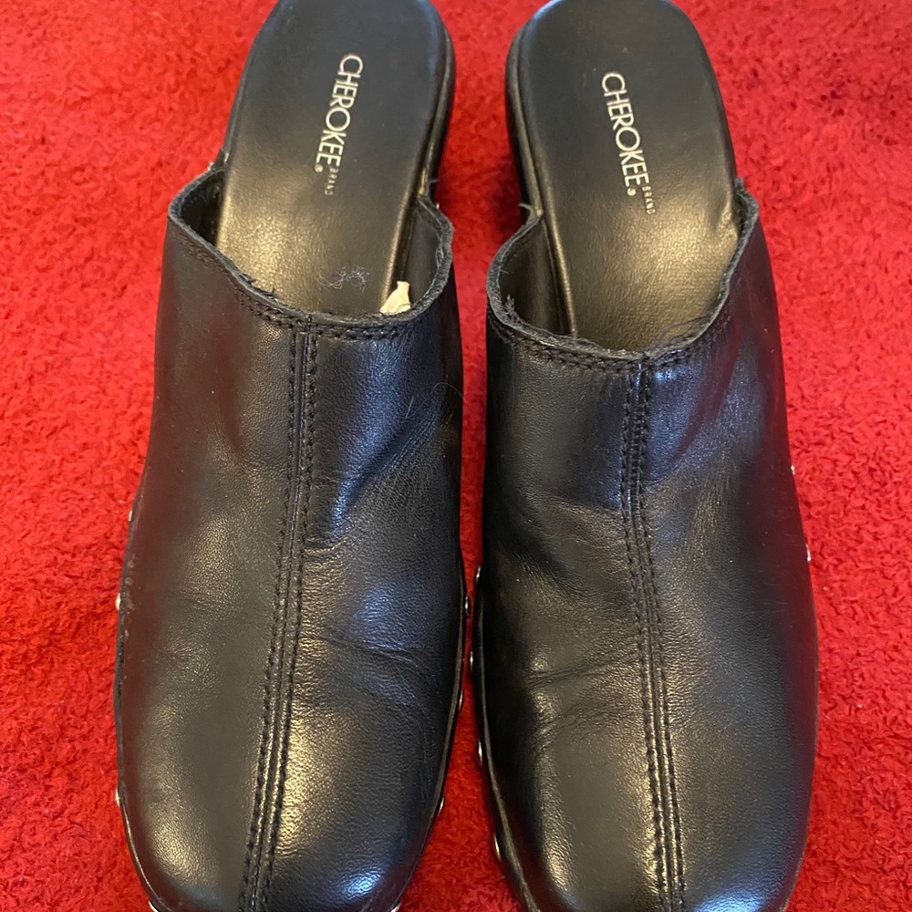 ✨Cherokee leather clog✨